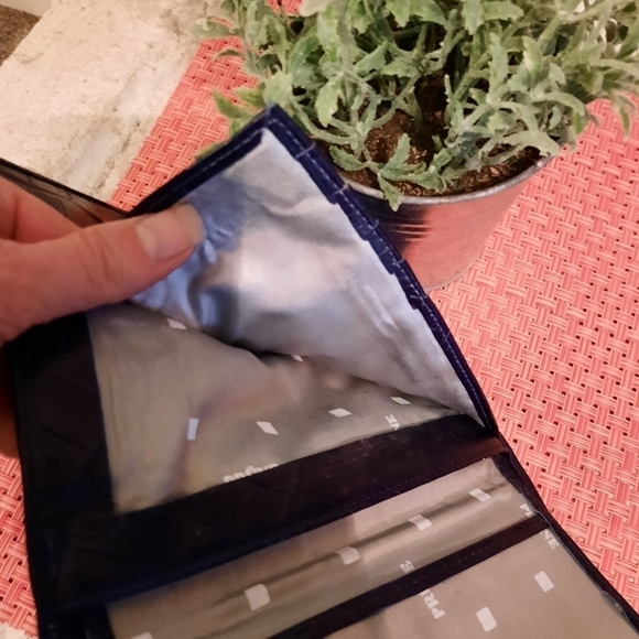 Prune Black Leather Tri-fold Wallet Argentinian Crocodile Leather - Picture 10 of 12